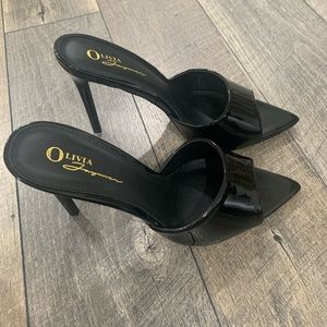 Patent leather pointed toe heels